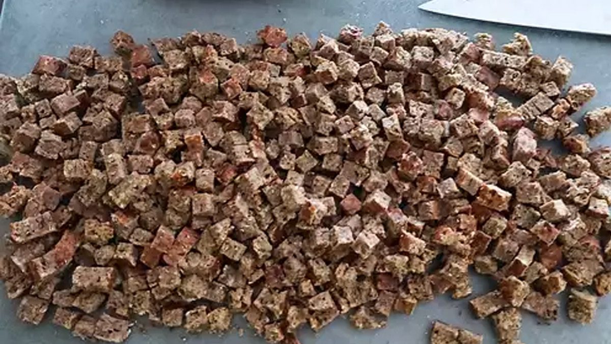 ¿Cómo hacer bocadillos caseros de hígado para perro? 