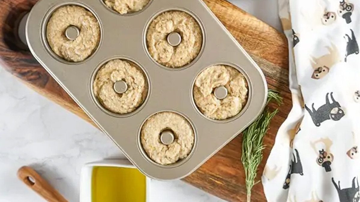 Cómo hacer donas caseras para perros con romero