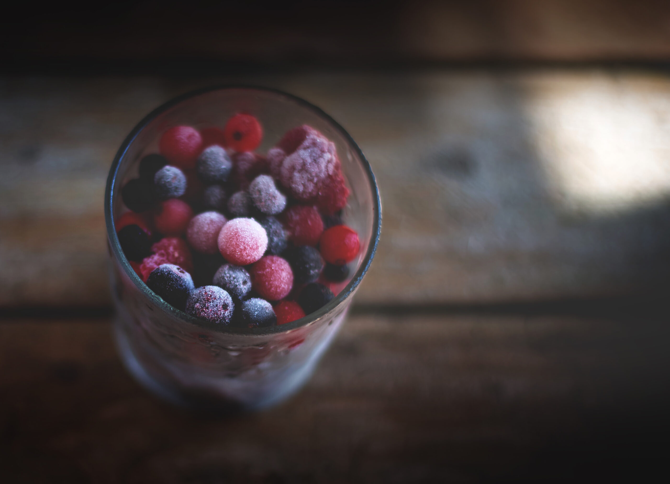 Arándanos y otros frutos rojos congelados